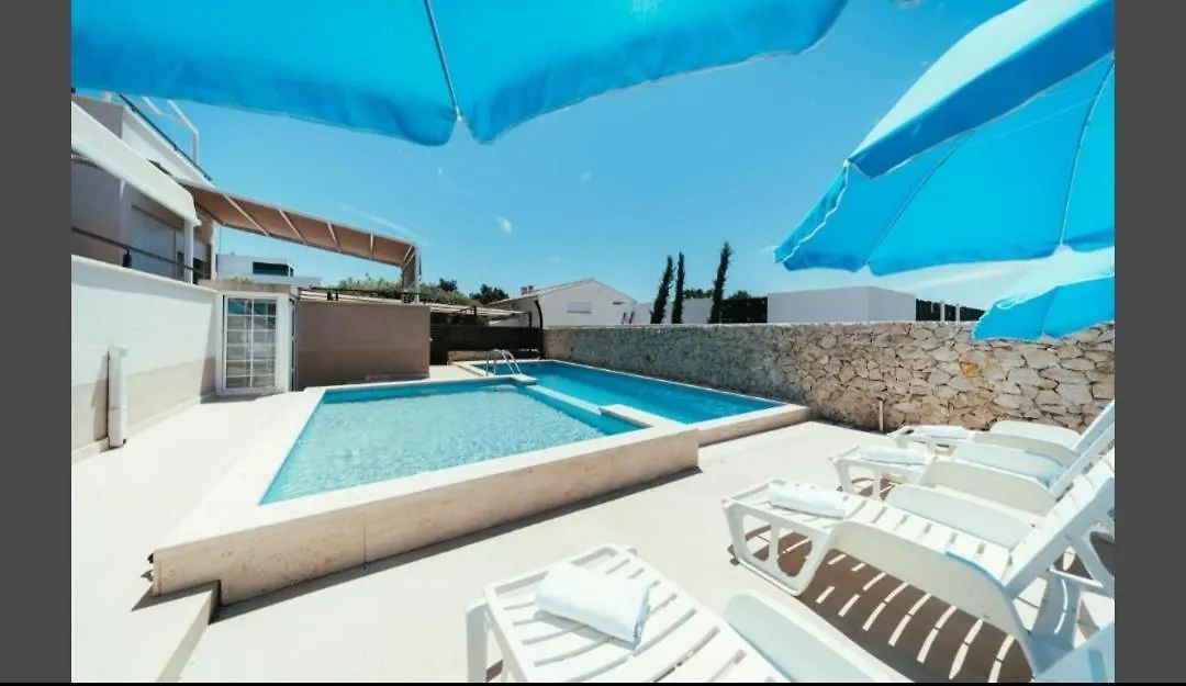 Apartments Prestige Petrcane 0*,